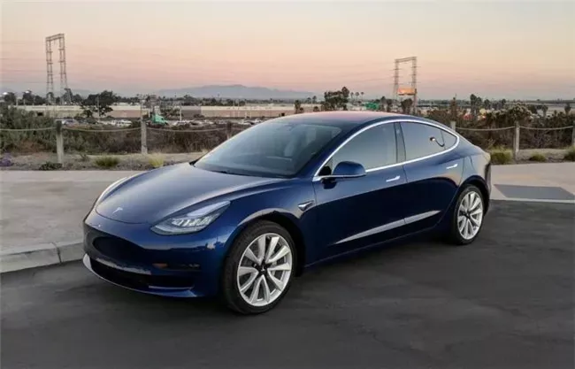 全新力作Model 3，闪耀登场，未来科技，尽享非凡！