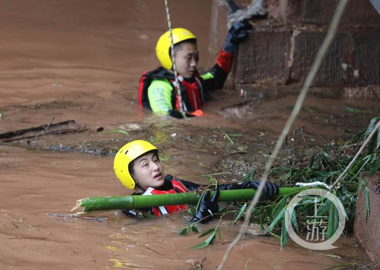 潼南区卧佛镇：碧波荡漾的新生水库美景绽放